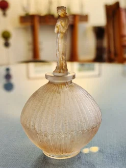Parfümflasche aus Glas mit Rosen von René Lalique für Dorsay, 1914