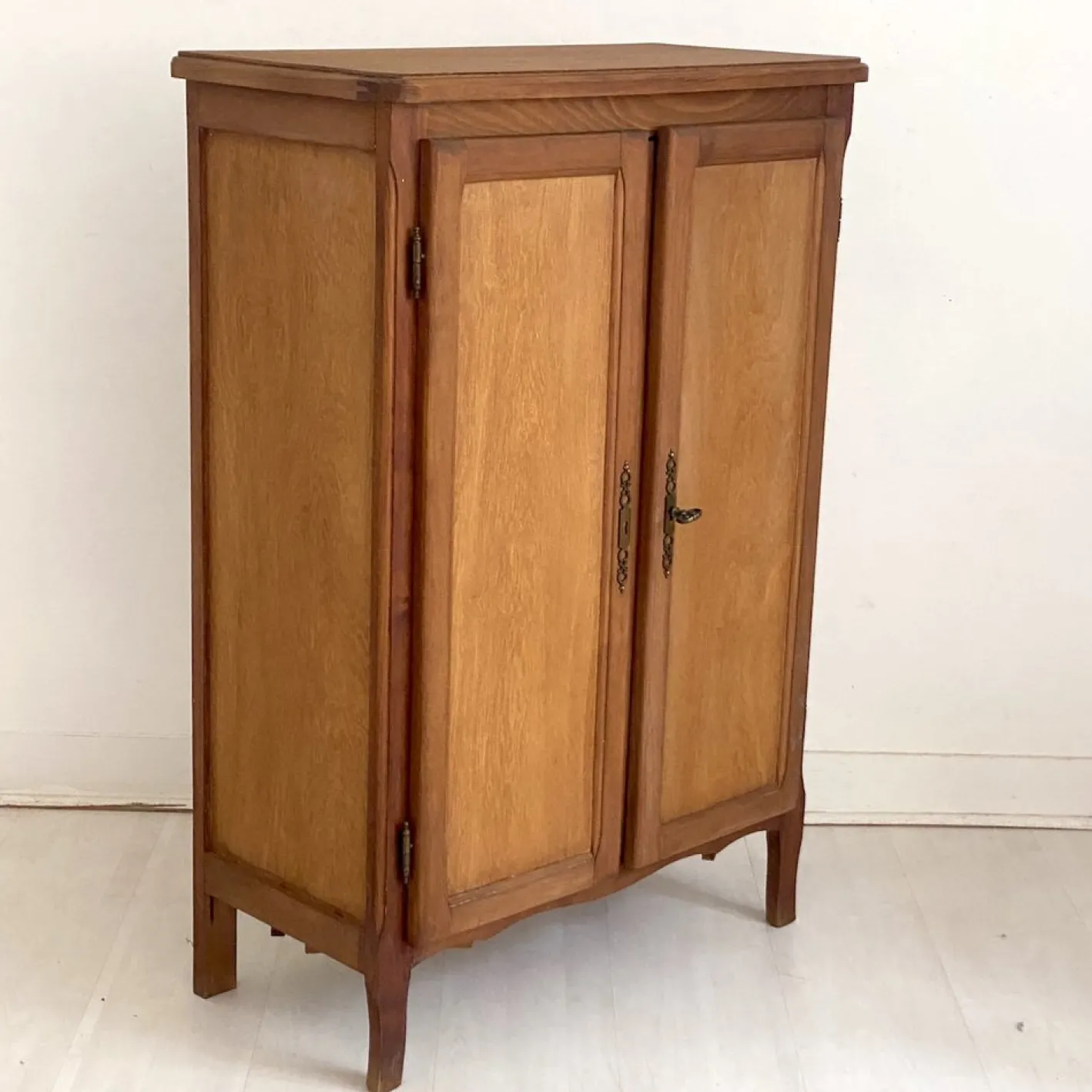 Pariser Buffet mit Schuhablage, 1970er