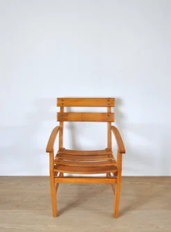 Patinierter dänischer Mid-Century Kinderstuhl aus Buche, 1950er