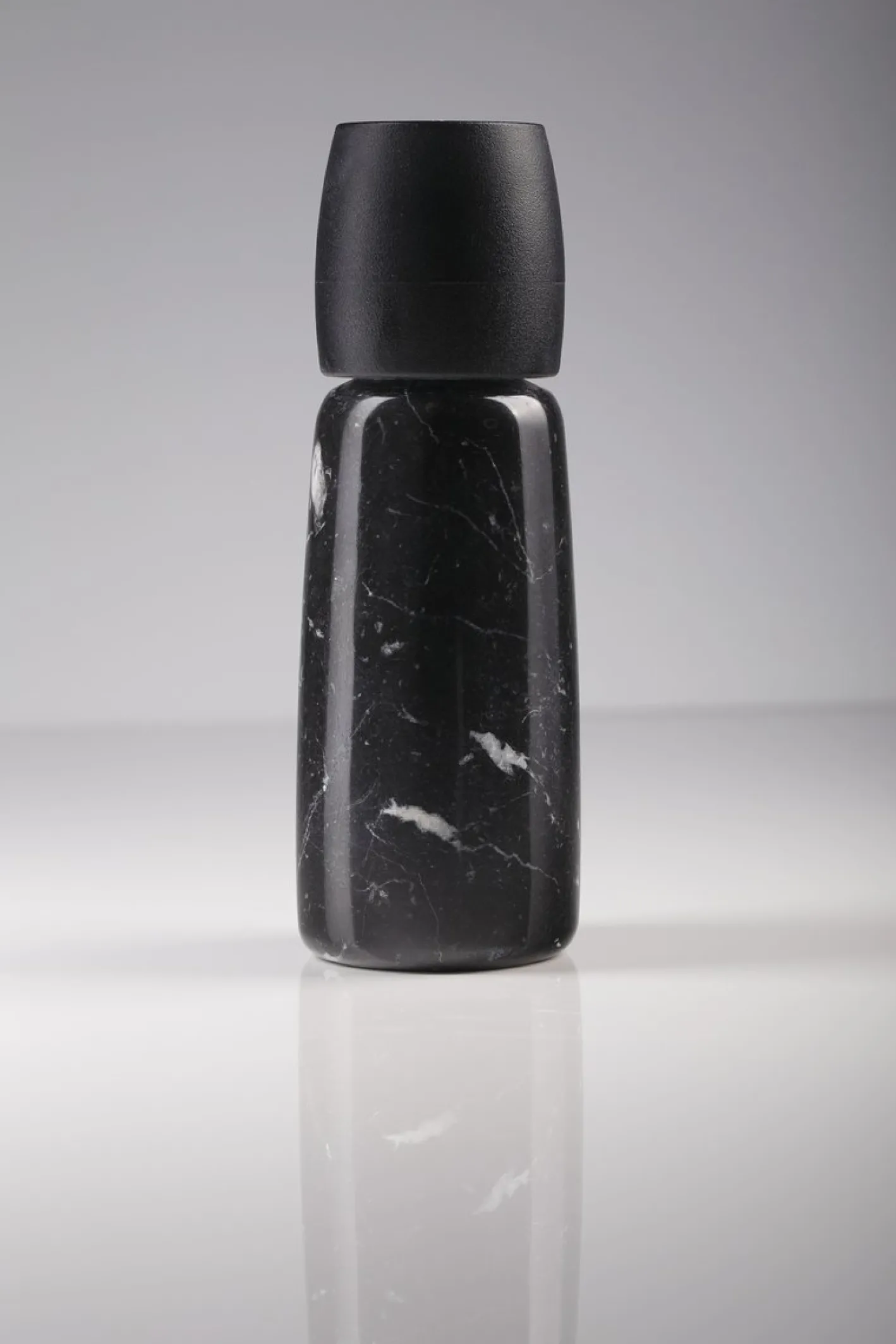 Penja Salz- & Pfeffermühlen von Dario Martinelli für StoneLab Design