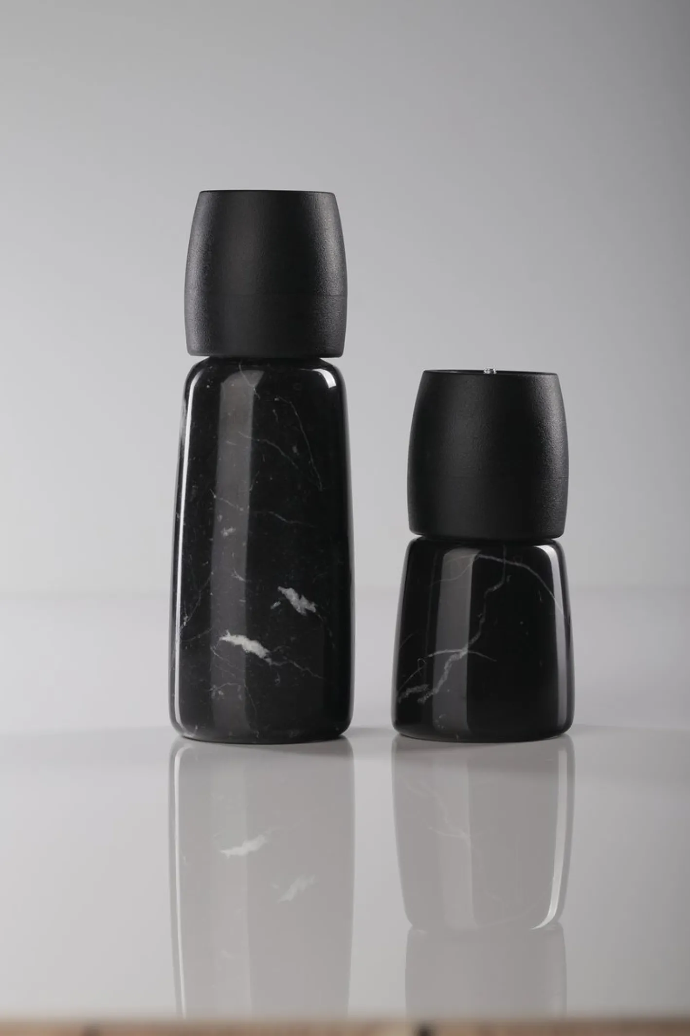 Penja Salz- & Pfeffermühlen von Dario Martinelli für StoneLab Design