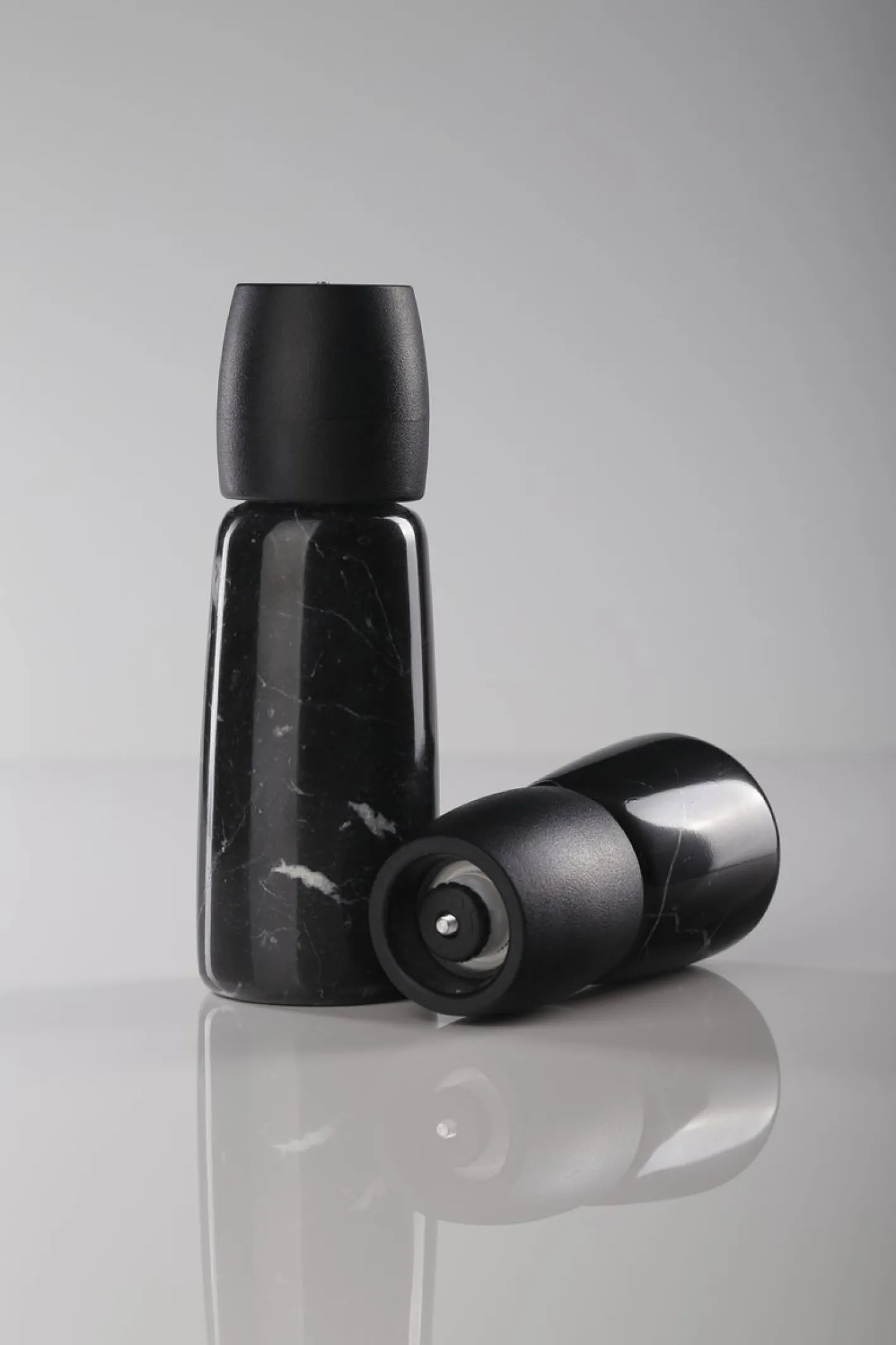 Penja Salz- & Pfeffermühlen von Dario Martinelli für StoneLab Design