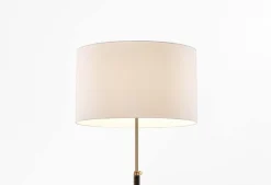 Pie De Salón G2 Stehlampe aus Weiß & Messing von Jaume Sans