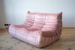 Pink Pearl Velvet Togo 2-Sitzer zugeschrieben Michel Ducaroy für Ligne Roset