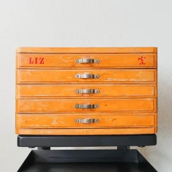 Portugiesischer Vintage Spool Schrank von Liz, 1950er