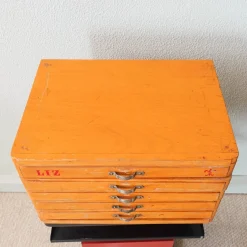 Portugiesischer Vintage Spool Schrank von Liz, 1950er