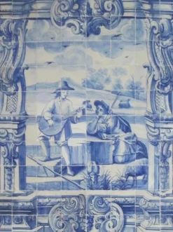 Portugiesisches Azulejos-Fliesenpaneel, 18. Jh. mit Troubadour-Dekor