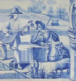 Portugiesisches Azulejos-Fliesenpaneel, 18. Jh. mit Troubadour-Dekor