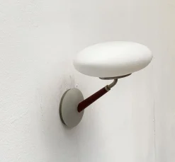 Postmoderne italienische Modell Pao W Wandleuchte von Matteo Thun für Arteluce, 1990er