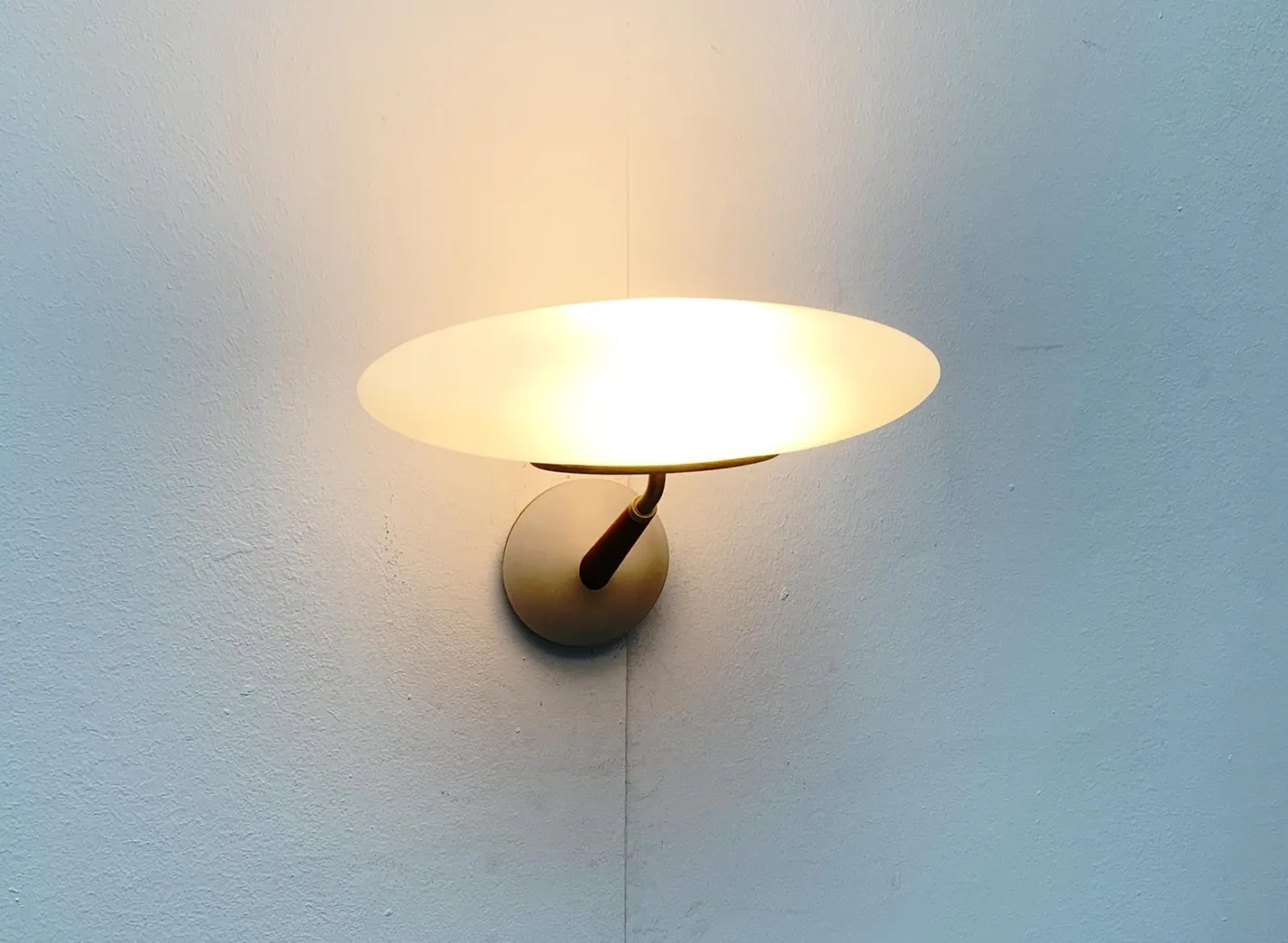 Postmoderne italienische Modell Pao W Wandleuchte von Matteo Thun für Arteluce, 1990er