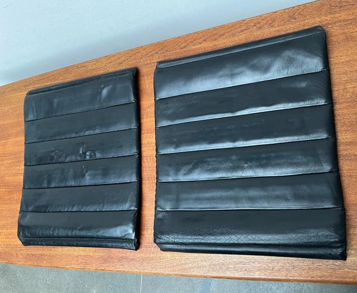 Postmoderne Kreuzschwinger Leder Stuhlauflagen von Till Behrens, 1980er, 2er Set