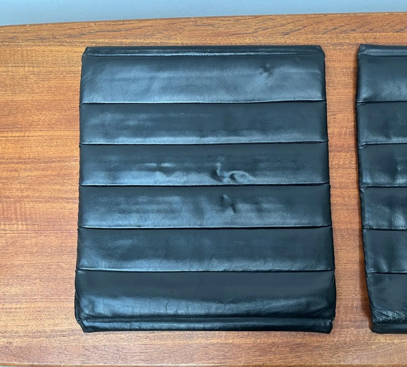 Postmoderne Kreuzschwinger Leder Stuhlauflagen von Till Behrens, 1980er, 2er Set