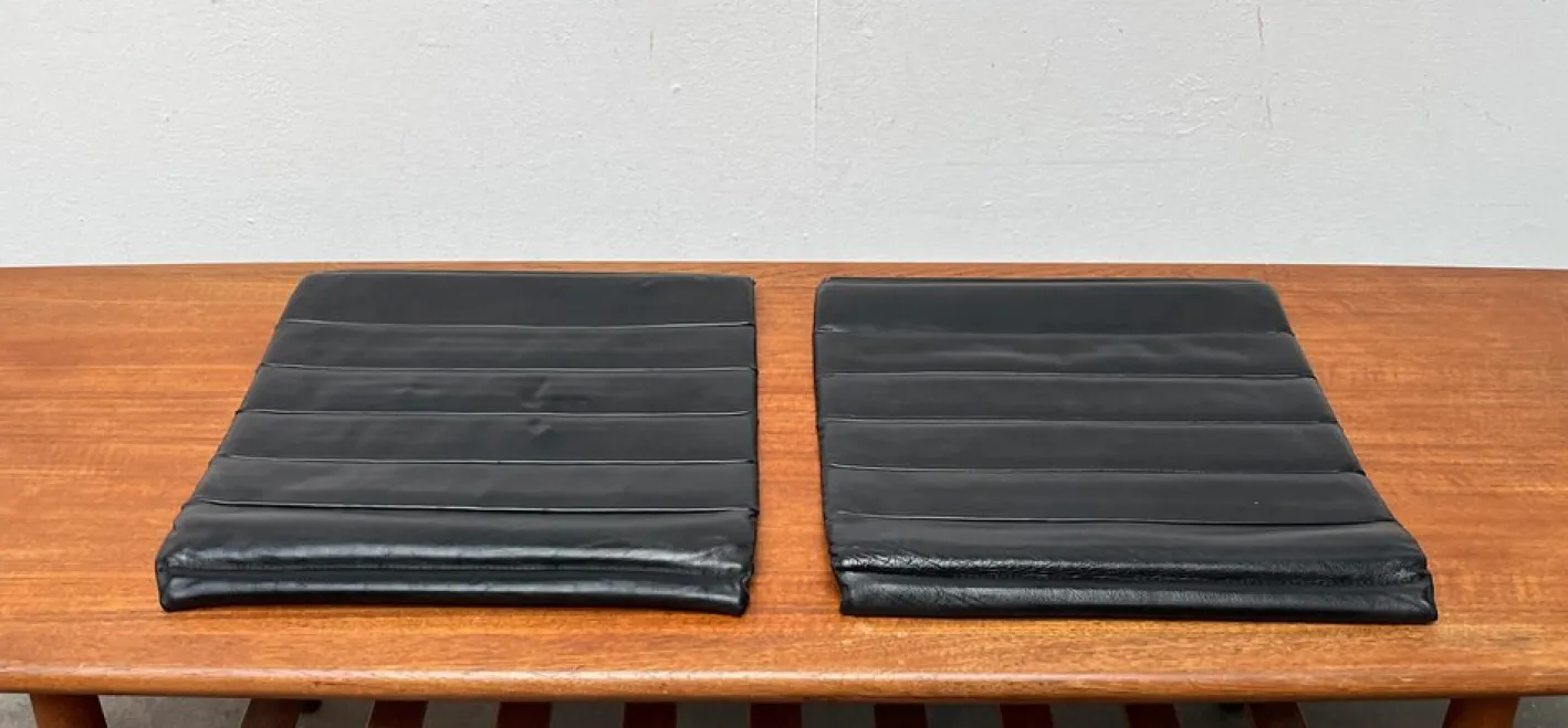 Postmoderne Kreuzschwinger Leder Stuhlauflagen von Till Behrens, 1980er, 2er Set