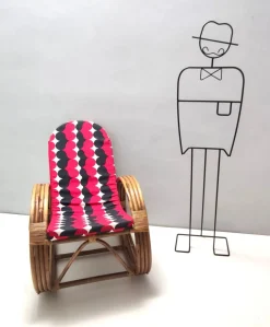 Postmoderner Schaukelstuhl aus Bambus mit Bezug aus rotem, schwarzem und weißem Stoff, 1970er