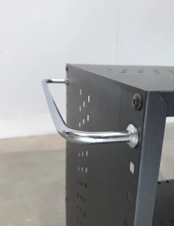 Postmoderner Servierwagen aus perforiertem Metall, 1980er