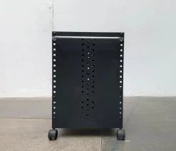 Postmoderner Servierwagen aus perforiertem Metall, 1980er