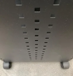 Postmoderner Servierwagen aus perforiertem Metall, 1980er