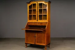 Praktischer Sekretär mit Hutch