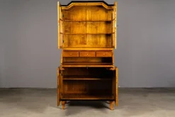 Praktischer Sekretär mit Hutch