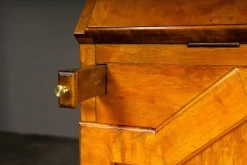 Praktischer Sekretär mit Hutch