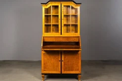 Praktischer Sekretär mit Hutch