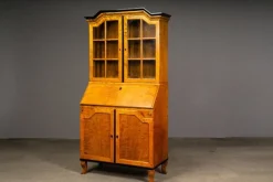 Praktischer Sekretär mit Hutch