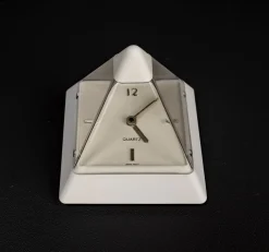 Pyramidenuhr von Hidekatsu Nomizu für Tochigi Tokei, 1989