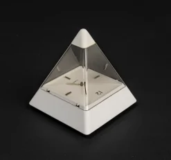 Pyramidenuhr von Hidekatsu Nomizu für Tochigi Tokei, 1989