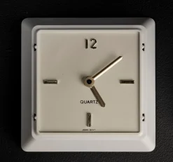 Pyramidenuhr von Hidekatsu Nomizu für Tochigi Tokei, 1989