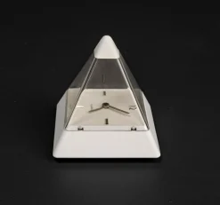 Pyramidenuhr von Hidekatsu Nomizu für Tochigi Tokei, 1989