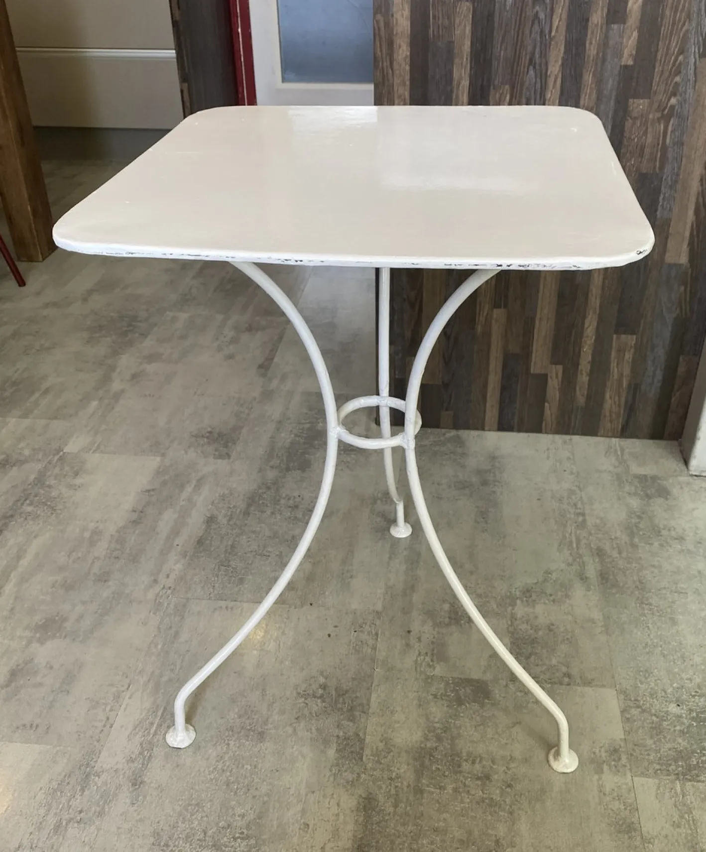 Quadratischer weißer Gartentisch aus Metall, 1950er