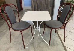 Quadratischer weißer Gartentisch aus Metall, 1950er
