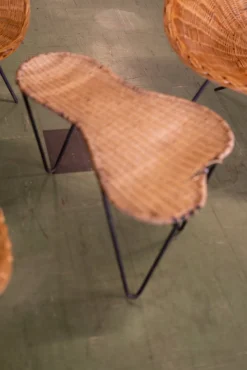 Rattan Salontisch & Stühle von Raoul Guys, 1950, 4 . Set