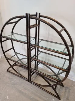 Raumteiler aus braunem Rattan