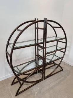 Raumteiler aus braunem Rattan