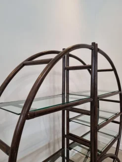 Raumteiler aus braunem Rattan