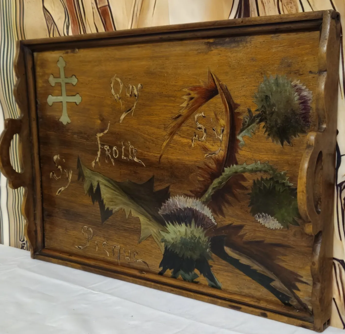 Rechteckiges Holztablett mit Intarsien im Stil von Emile Gallé