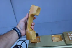 Rechteckiges Vintage Telefon aus Messing, 1970er