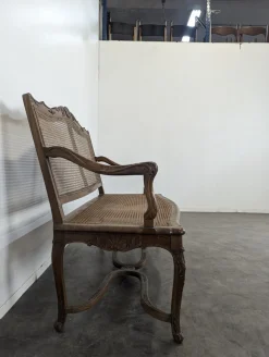 Regency Wohnzimmergarnitur aus Nussholz mit Flechtung