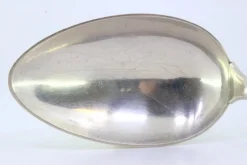 Reis- und Servierlöffel in Guilloche Silber