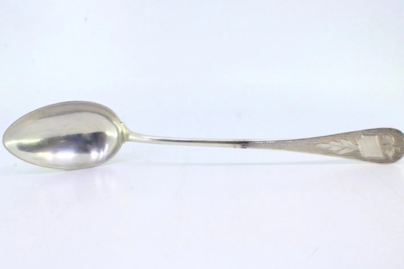 Reis- und Servierlöffel in Guilloche Silber