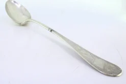Reis- und Servierlöffel in Guilloche Silber
