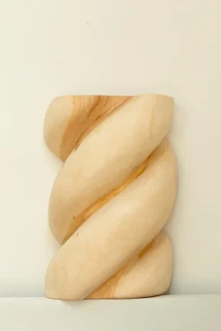 Riesige Babka Wandleuchte aus Holz von Di Fretto