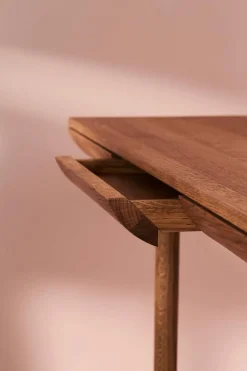 Rúna Teak Geölter Eichenholz Schreibtisch von Warm Nordic