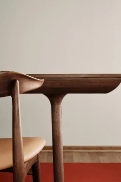 Rúna Teak Geölter Eichenholz Schreibtisch von Warm Nordic