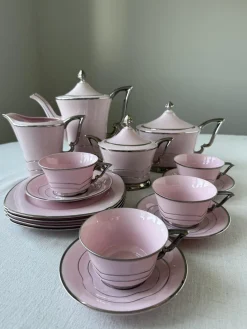 Rosa Porzellan Kaffee- und Teeservice von Epiag, 1920er, 19 . Set