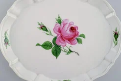 Rosa Rosenschale aus handbemaltem Porzellan mit Goldrand von Meissen, frühes 20. Jh