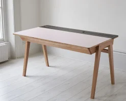 Rose New School Schreibtisch von King & Webbon