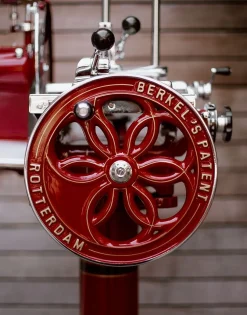 Rote Modell H9 Schneidemaschine