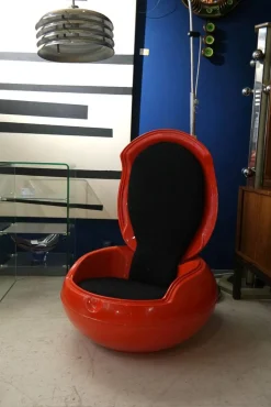 Roter Spage Age Garten Egg Chair von Peter Ghychy, 1960er